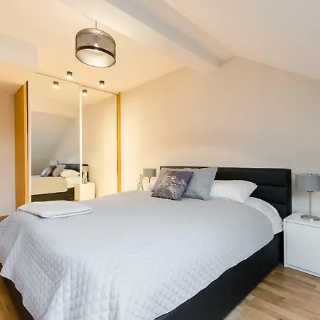 Central Penthouse With Terrace Краків Екстер'єр фото